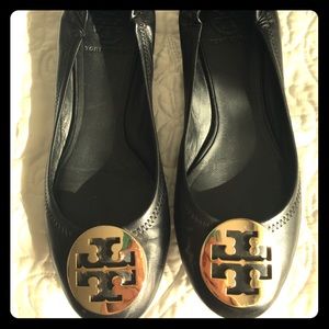 Tory Burch Flat Black with gold logo